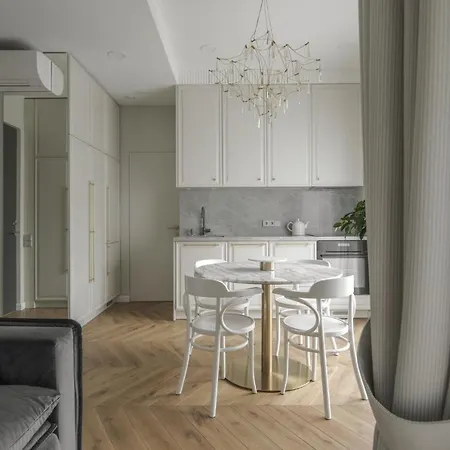 Ivis House Classical Old Town W Balcony Apartment *