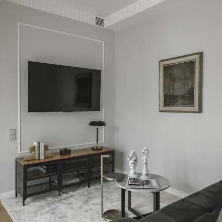 Ivis House Classical Old Town W Balcony Apartment *