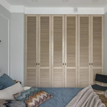 Ivis House - Classical With Balcony In Old Town