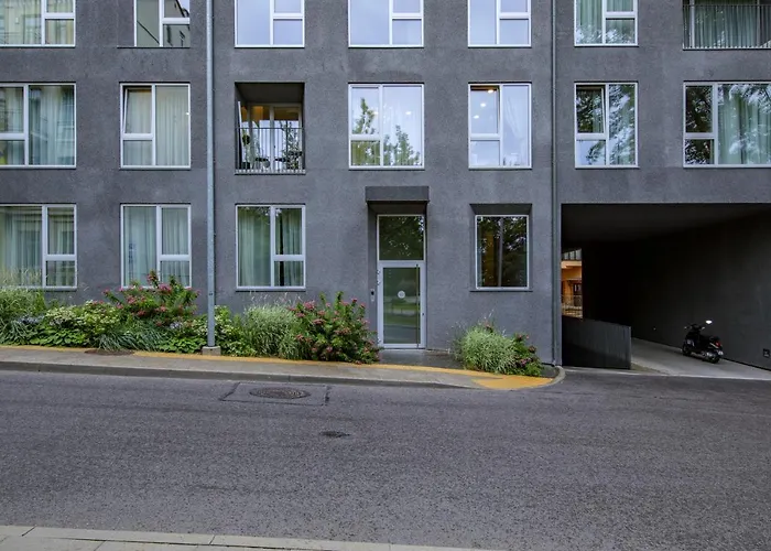 Ivis House - Classical With Balcony In Old Town Apartment *