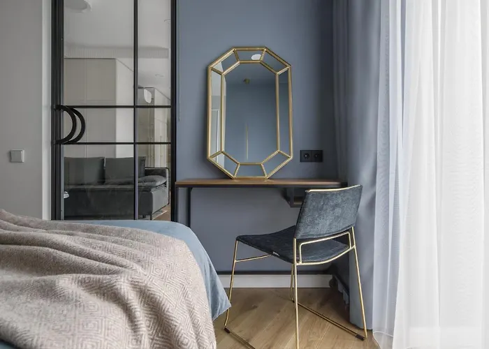 Ivis House - Classical With Balcony In Old Town *