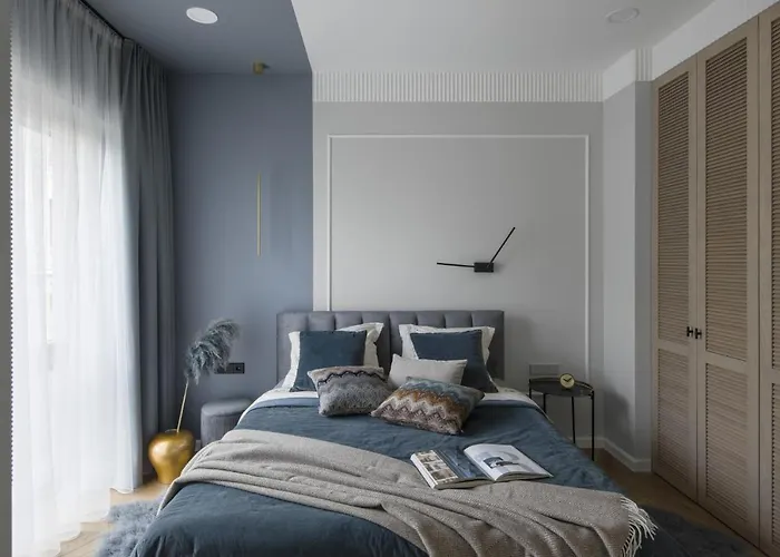 Ivis House - Classical With Balcony In Old Town Apartment