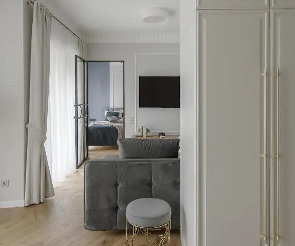 Apartment Ivis House - Classical With Balcony In Old Town