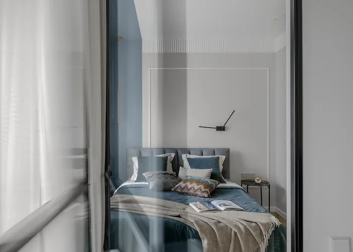 Ivis House - Classical With Balcony In Old Town