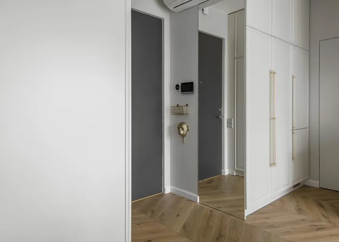 Butas Ivis House - Classical With Balcony In Old Town Vilnius