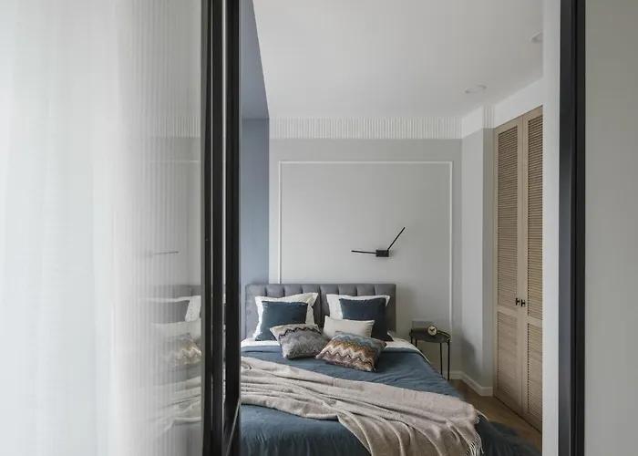 Ivis House - Classical With Balcony In Old Town Vilnius