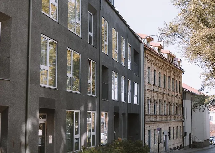 Ivis House - Classical With Balcony In Old Town *