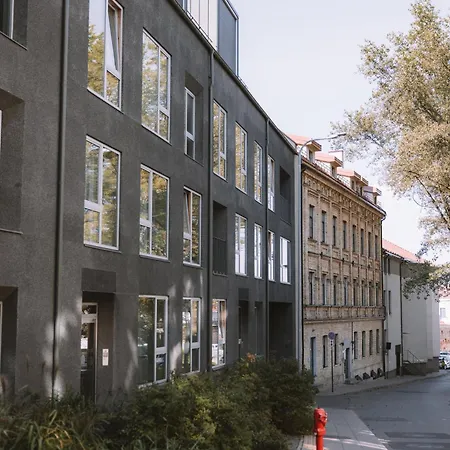 Ivis House - Classical With Balcony In Old Town *