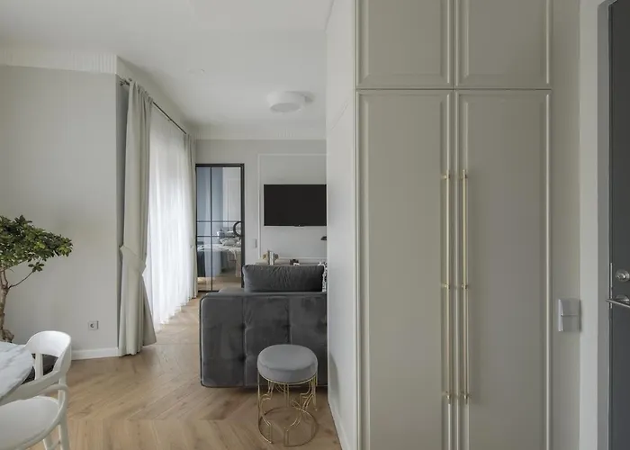 Ivis House - Classical With Balcony In Old Town Apartamento *