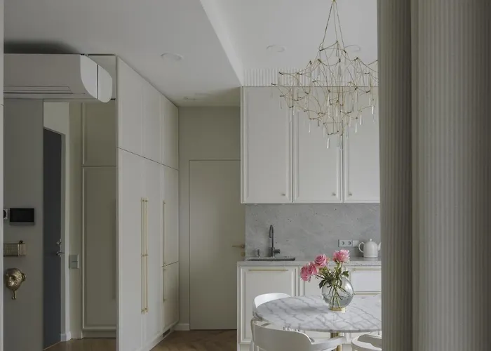 Ivis House - Classical With Balcony In Old Town Vilna