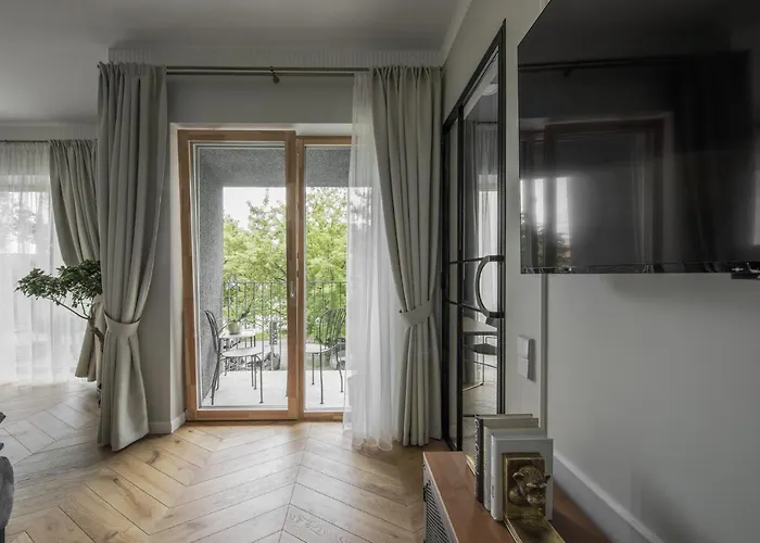 Ivis House - Classical With Balcony In Old Town Apartamento *