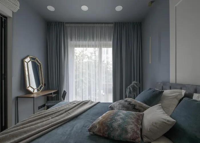 Ivis House - Classical With Balcony In Old Town