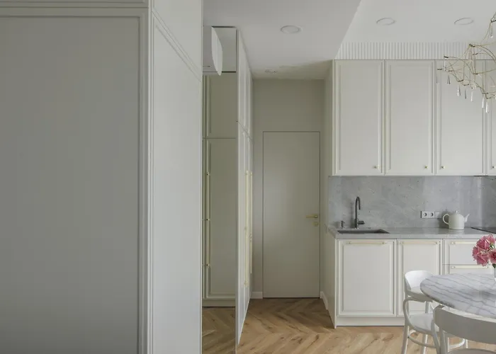 Ivis House - Classical With Balcony In Old Town Vilna