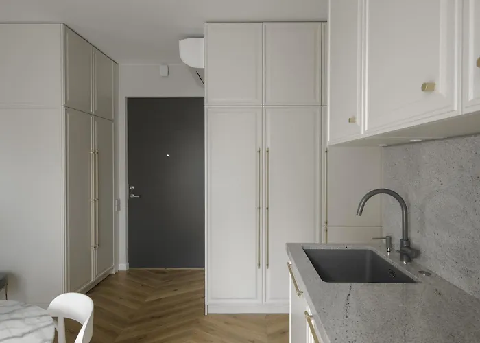 Ivis House - Classical With Balcony In Old Town Vilna